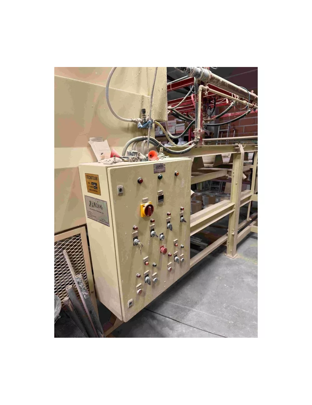 MACHINE À COULER AVEC 42 BALANCELES ET SON CARROUSEL (49 - Montrevault sur Evre)