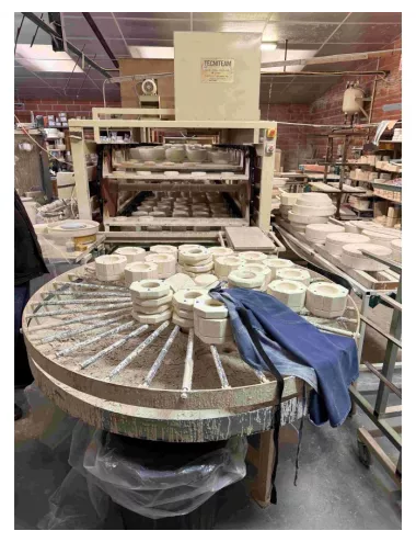 MACHINE À COULER AVEC 42 BALANCELES ET SON CARROUSEL (49 - Montrevault sur Evre)