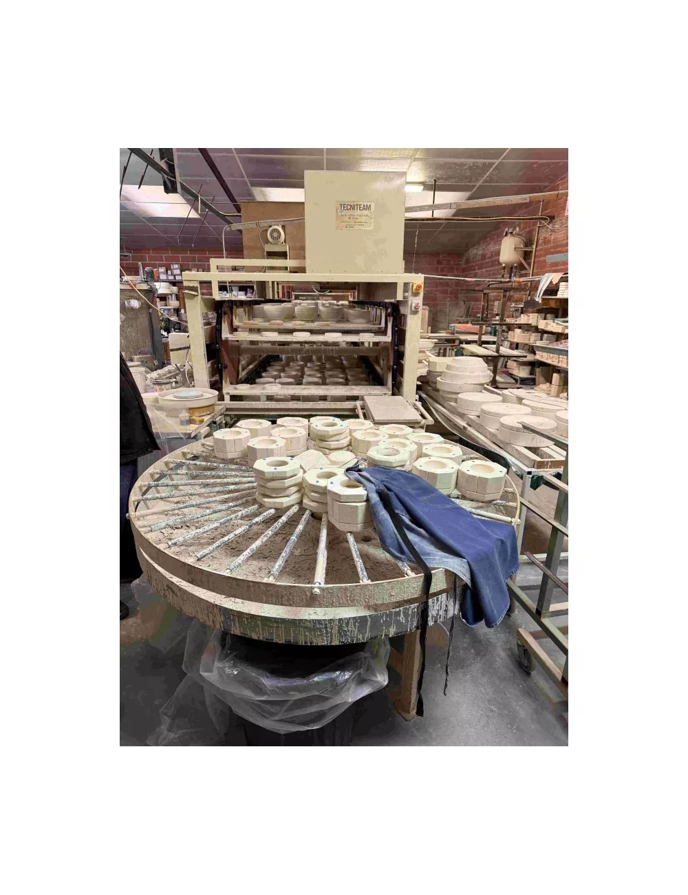 MACHINE À COULER AVEC 42 BALANCELES ET SON CARROUSEL (49 - Montrevault sur Evre)