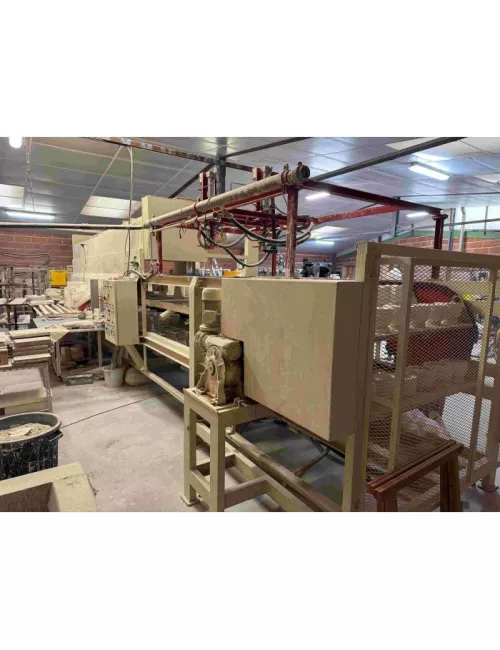 MACHINE À COULER AVEC 42 BALANCELES ET SON CARROUSEL (49 - Montrevault sur Evre)