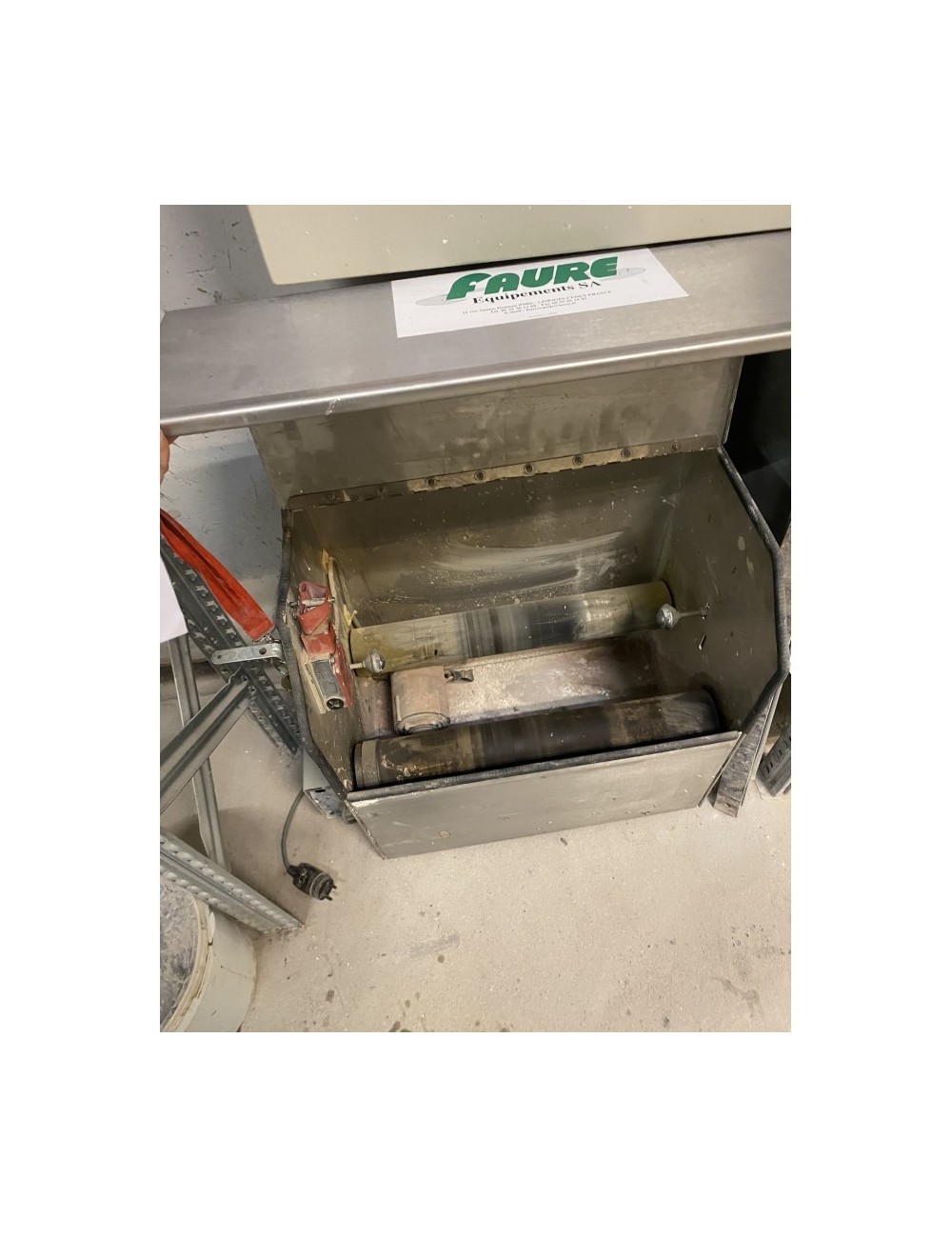 BROYEUR À JARRES, marque Faure (Paris - 03)