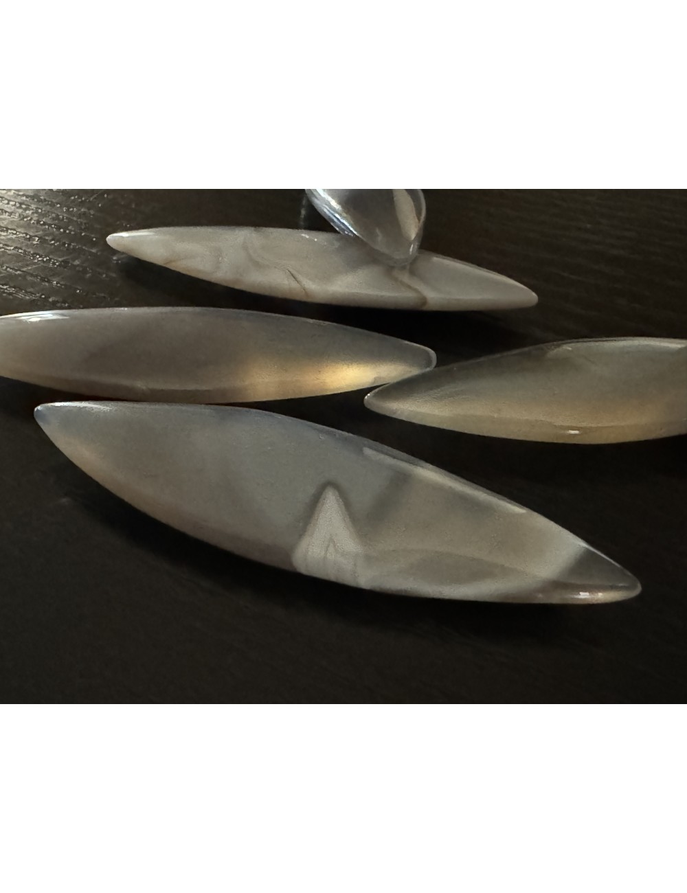 LOSANGE EN AGATE POLISSAGE 75X21MM