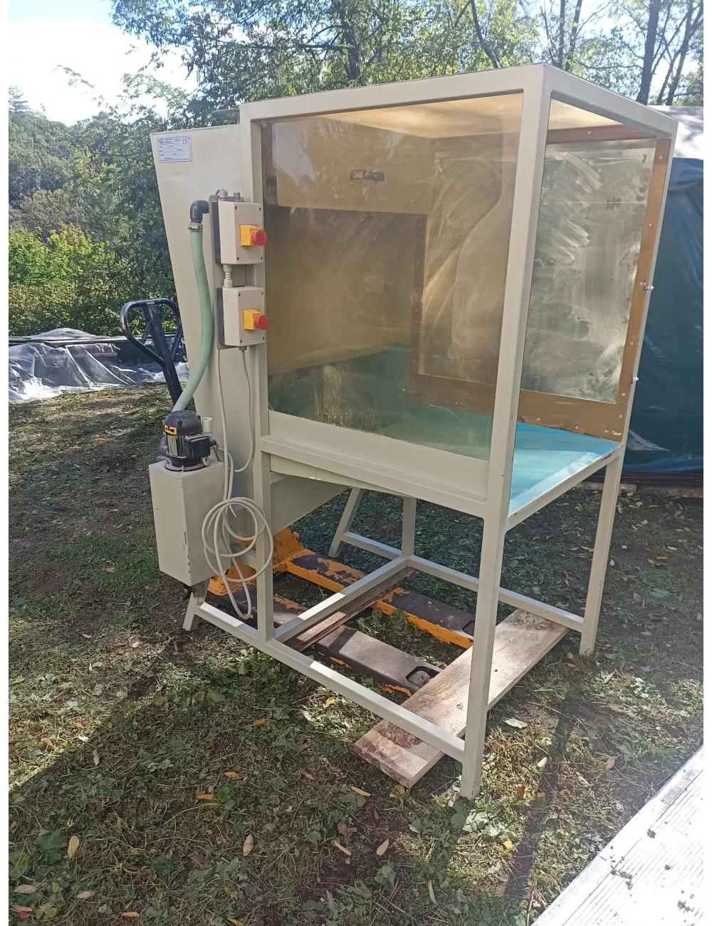CABINE D'ÉMAILLAGE avec rideau d'eau et aspiration (30 - Lasalle)