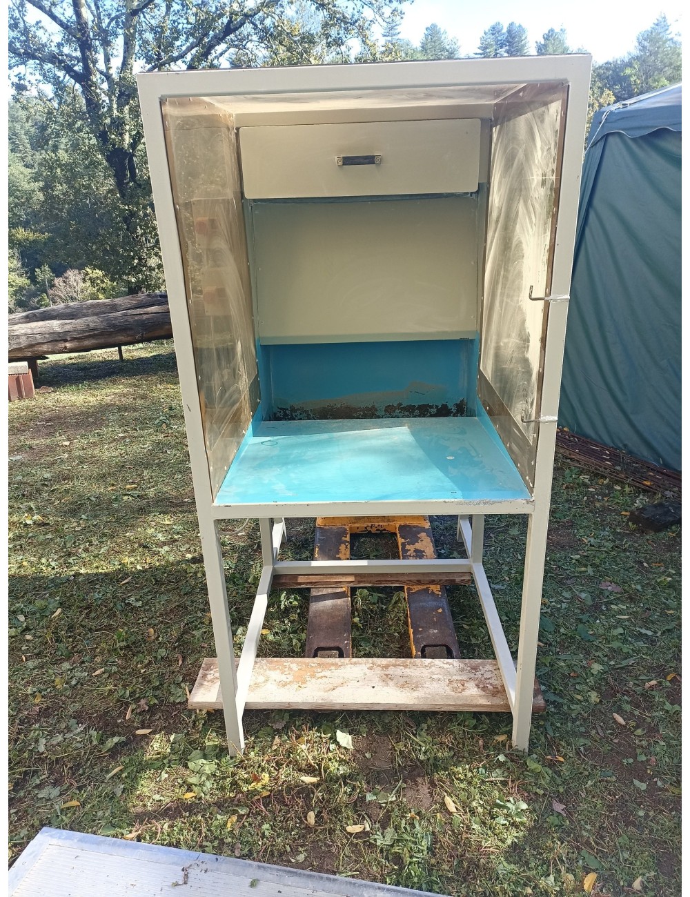 CABINE D'ÉMAILLAGE avec rideau d'eau et aspiration (30 - Lasalle)