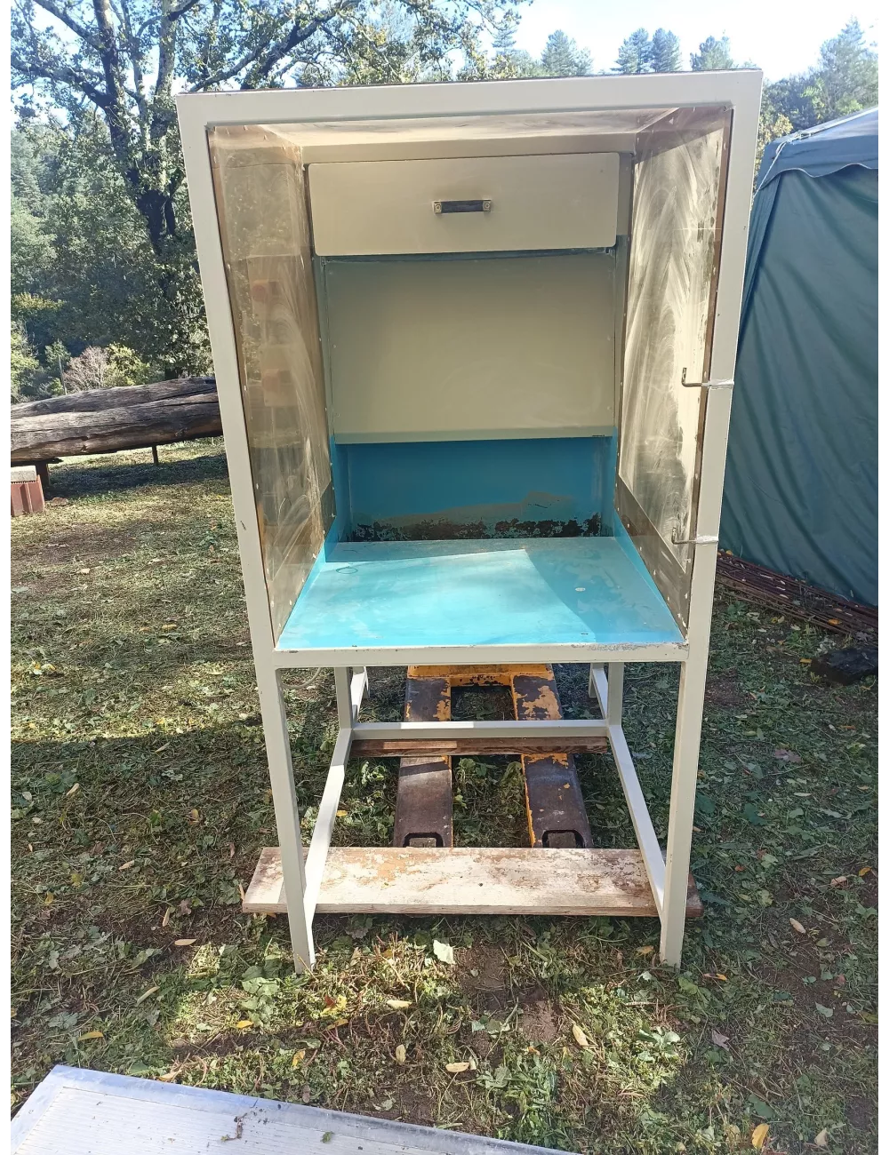 CABINE D'ÉMAILLAGE avec rideau d'eau et aspiration (30 - Lasalle)