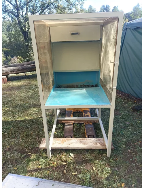 CABINE D'ÉMAILLAGE avec rideau d'eau et aspiration (30 - Lasalle)