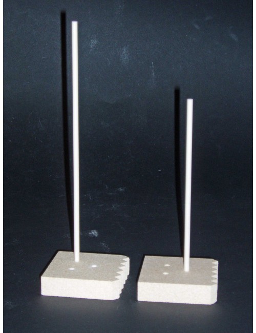 SUPPORT REFRACTAIRE CORDIERITE 60X60X15MM  3 TROUS