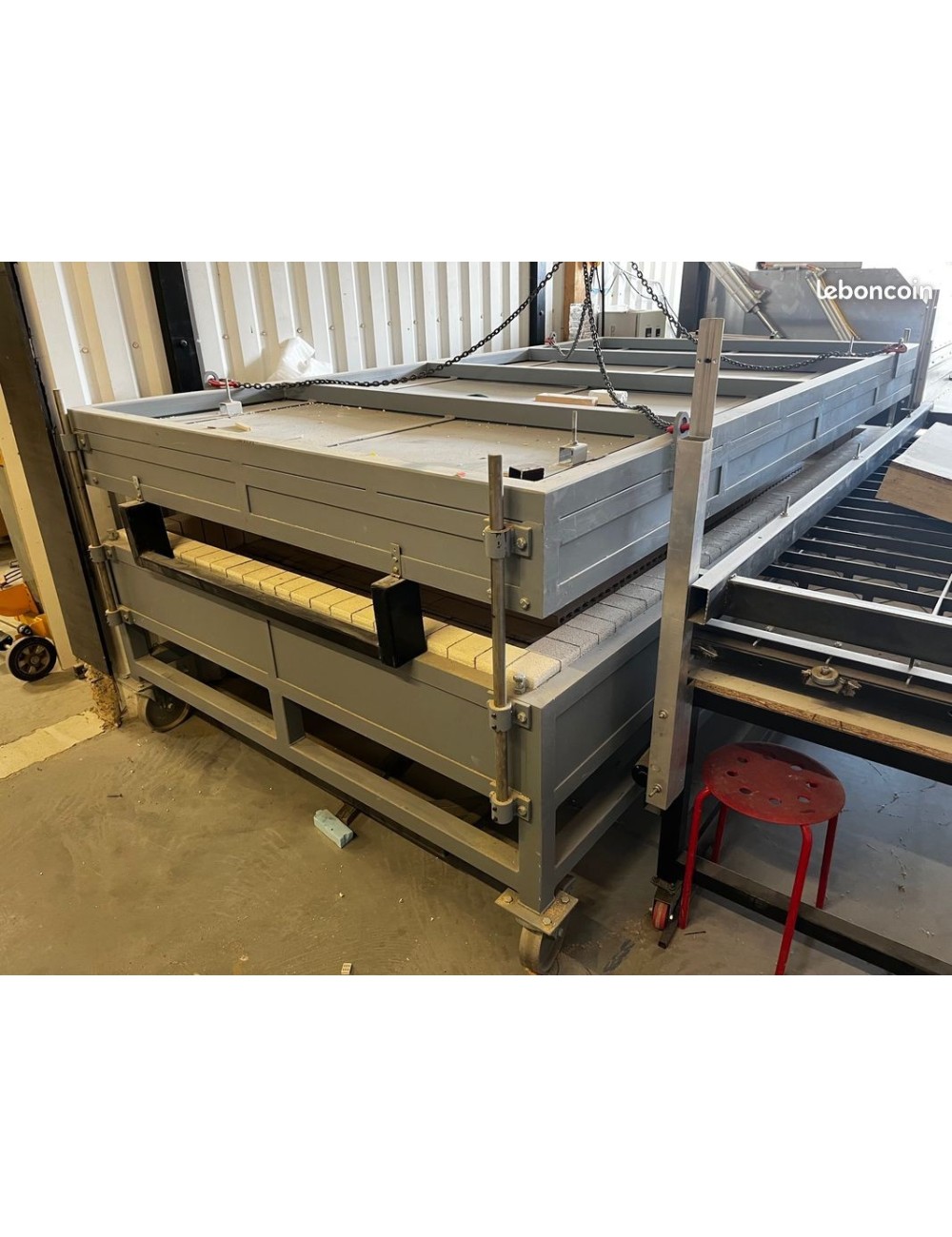 FOUR industriel à Pluneret (56)