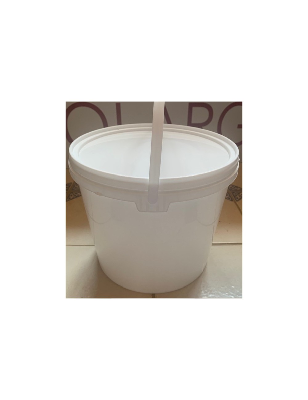 SEAU AVEC COUVERCLE ETANCHE 1.18L